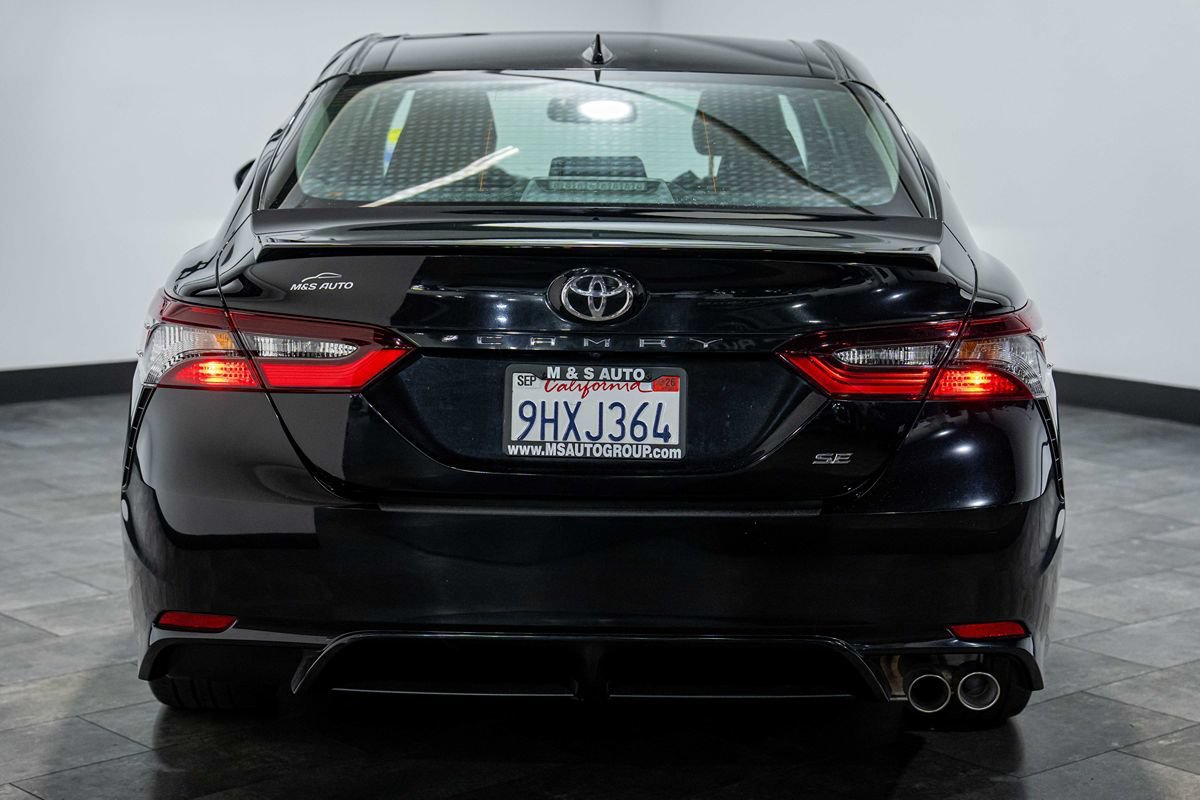 Used 2023 Toyota Camry SE w/ Convenience Package FWD image 5