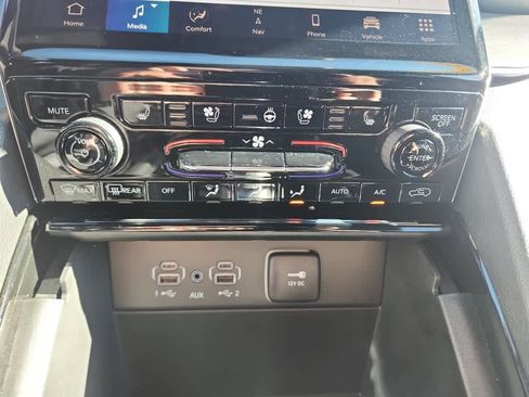 Used 2023 Jeep Grand Cherokee L Overland image 32