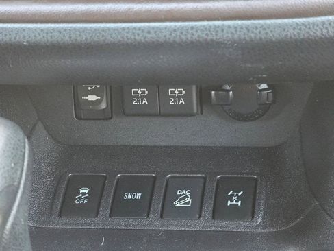 Used 2019 Toyota Highlander LE image 15