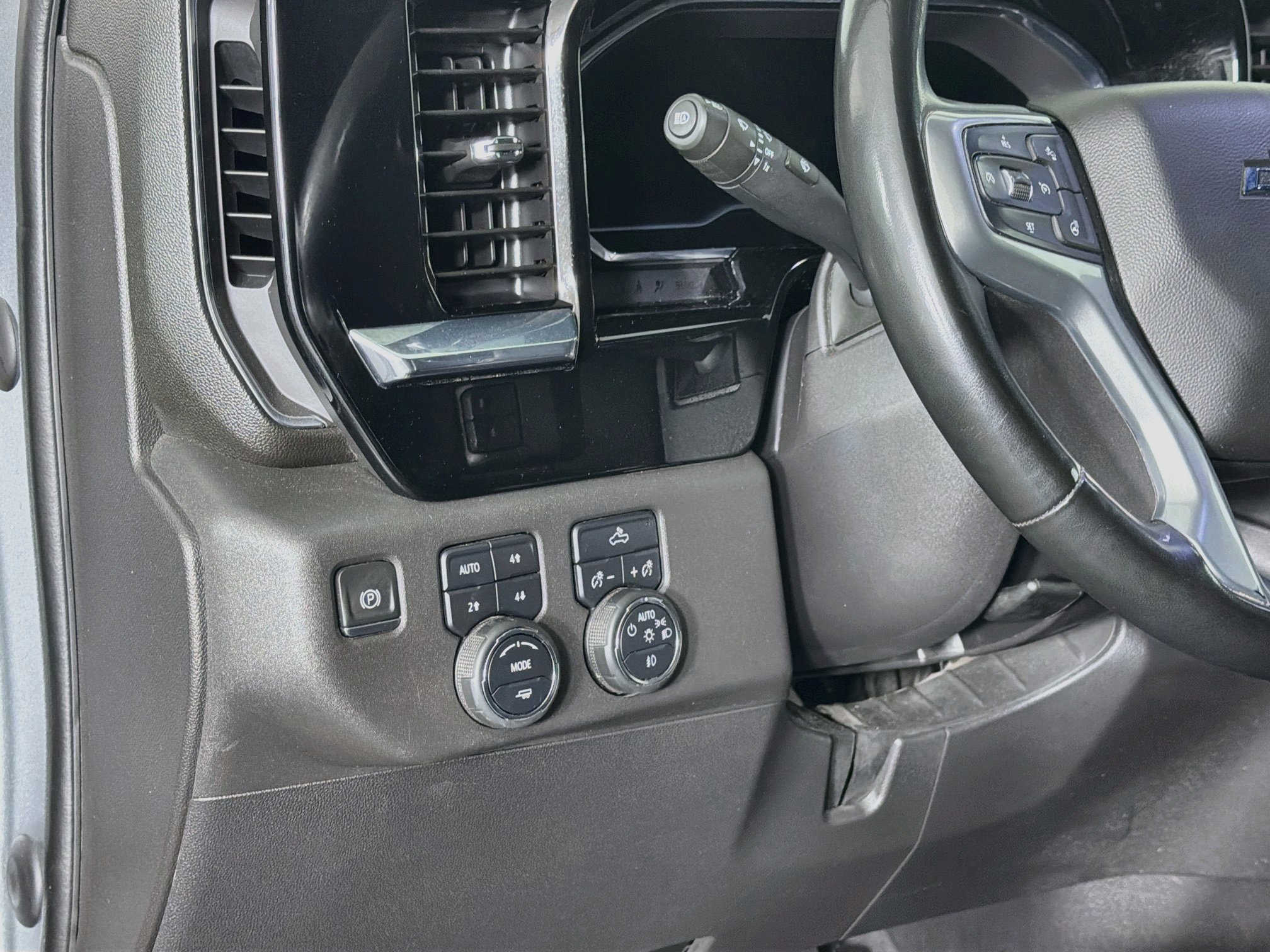 Used 2023 Chevrolet Silverado 1500 RST AWD/4WD image 16