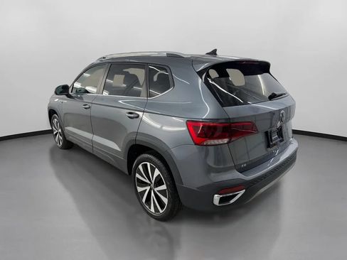 Used 2022 Volkswagen Taos SE w/ IQ.Drive SE Package FWD image 7