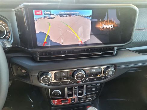 New 2025 Jeep Wrangler Unlimited Rubicon w/ XTREMEE 35" Tire Package image 18