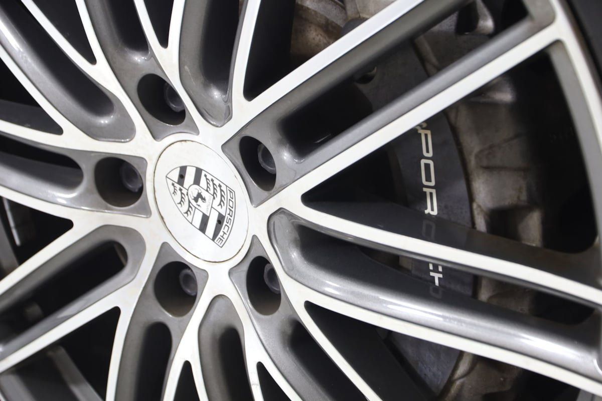 Used 2018 Porsche Panamera 4 AWD/4WD image 20