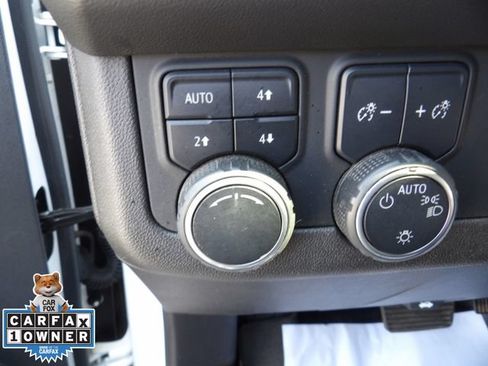 Used 2021 Chevrolet Suburban Z71 w/ Luxury Package AWD/4WD image 28