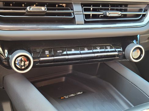 New 2025 Chevrolet Equinox EV RS image 23