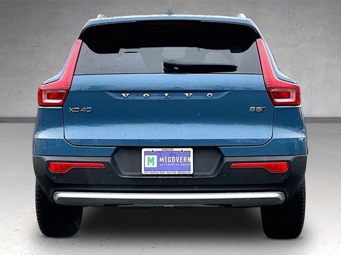 Used 2024 Volvo XC40 B5 Ultimate w/ Climate Package image 5