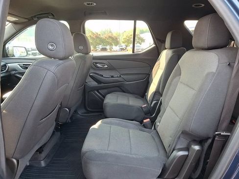 Used 2023 Chevrolet Traverse LT FWD image 10