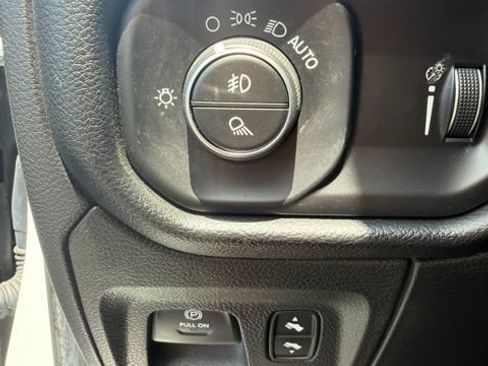 Used 2020 RAM 1500 Big Horn AWD/4WD image 18