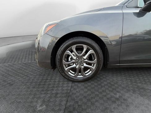 Used 2019 Toyota Yaris LE image 19