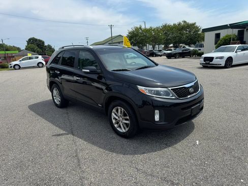 Used 2014 Kia Sorento LX AWD/4WD image 2