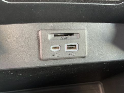 Used 2021 Chevrolet Tahoe Z71 w/ Z71 Off-Road Package image 23