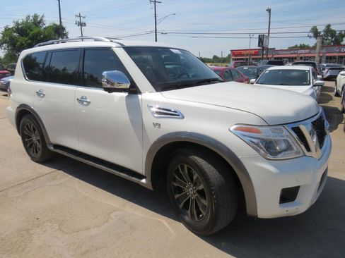 Used 2017 Nissan Armada Platinum w/ Interior Lighting Package AWD/4WD image 3