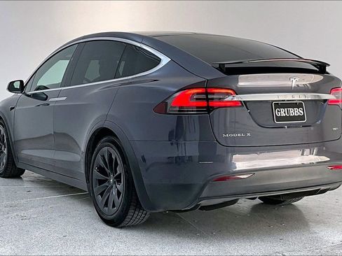 Used 2018 Tesla Model X 75D image 16