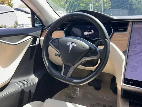 Used 2018 Tesla Model S 100D AWD/4WD image 16