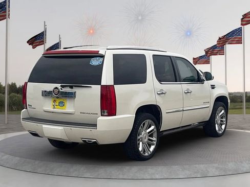 Used 2014 Cadillac Escalade Platinum RWD image 7