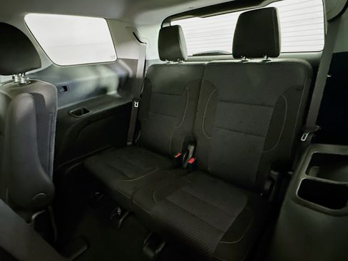 Used 2023 GMC Acadia SLE w/ Driver Convenience Package image 27