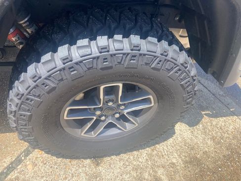 Used 2025 Jeep Gladiator Mojave AWD/4WD image 28