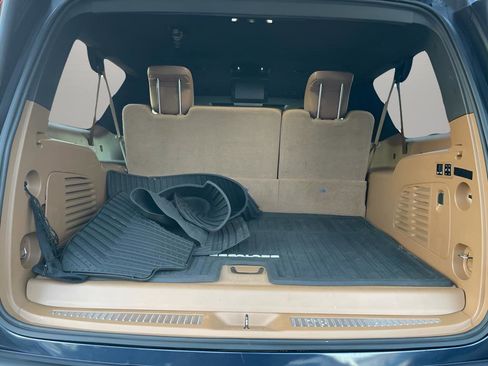 Used 2017 Cadillac Escalade ESV Platinum image 23