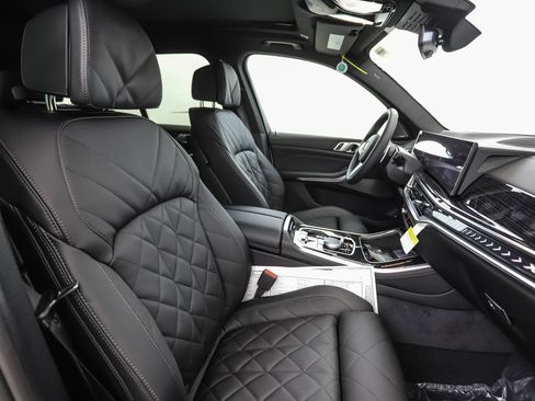 New 2026 BMW X5 xDrive50e w/ M Sport Package image 31