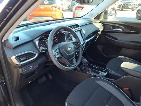 Used 2023 Chevrolet TrailBlazer LT w/ Convenience Package image 12