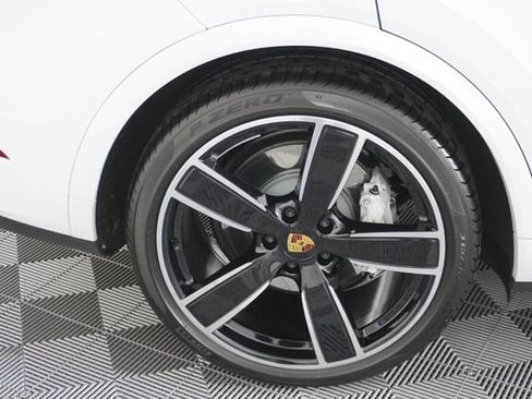 Used 2022 Porsche Cayenne Turbo image 29