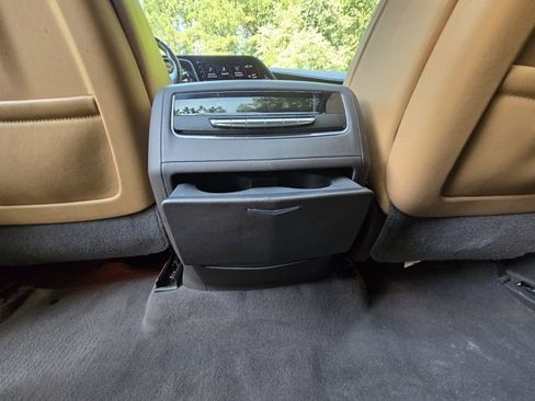 Used 2022 Cadillac Escalade ESV Premium Luxury w/ Performance Package image 21