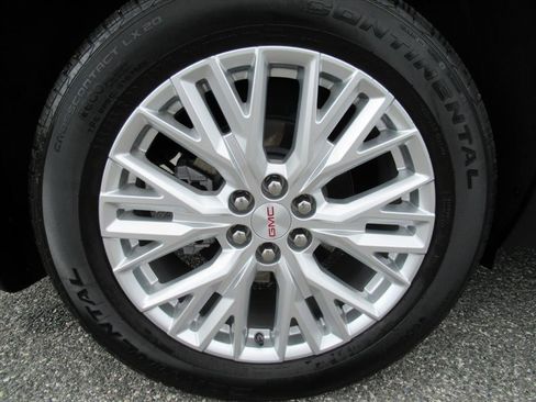 Used 2024 GMC Acadia Elevation w/ Luxury Package FWD image 8