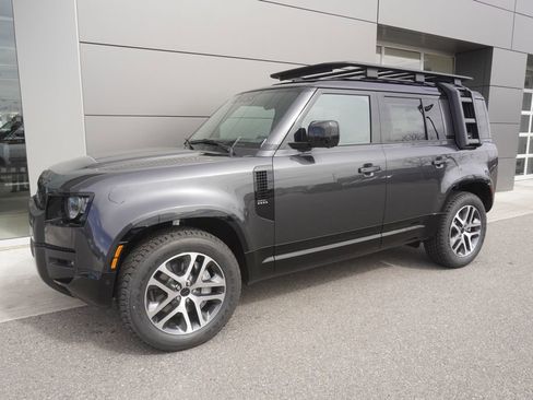 New 2026 Land Rover Defender 110 X-Dynamic SE image 3