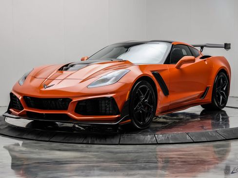 Used 2019 Chevrolet Corvette ZR1 RWD image 6