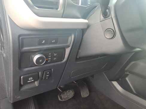 Used 2022 Ford Expedition XLT image 14