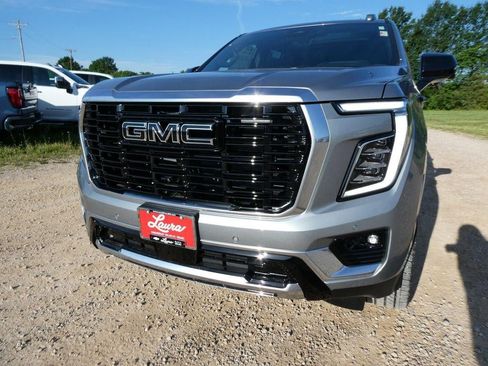 New 2026 GMC Yukon Denali w/ Denali Reserve Package AWD/4WD image 8
