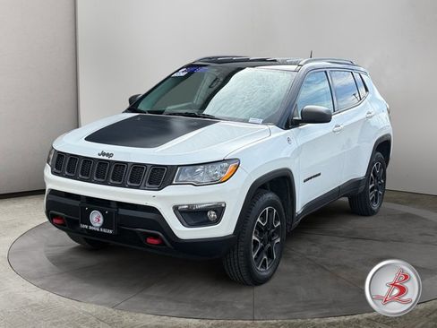 Used 2021 Jeep Compass Trailhawk image 3
