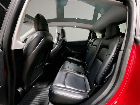 Used 2021 Tesla Model Y Long Range image 21