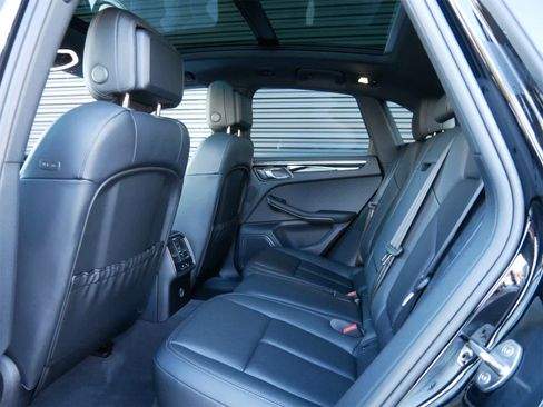 Used 2025 Porsche Macan image 11