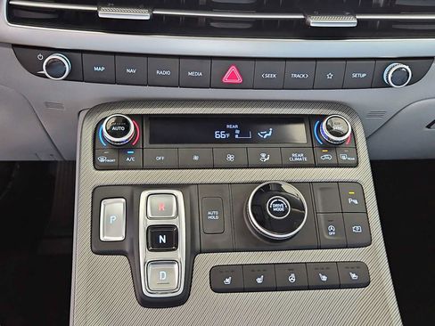 Used 2024 Hyundai Palisade SEL w/ Premium Package FWD image 21