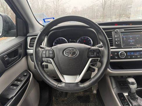 Used 2019 Toyota Highlander Plus image 15