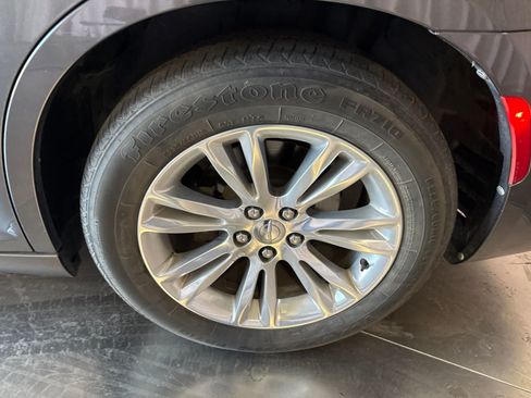 Used 2019 Chrysler 300 Touring L w/ Quick Order Package 22F RWD image 10