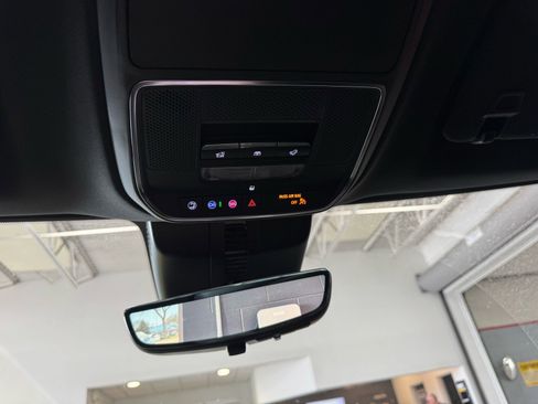 Used 2025 GMC Acadia Denali w/ Super Cruise Package AWD/4WD image 29