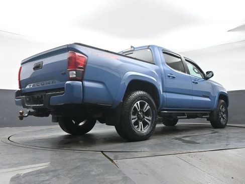 Used 2019 Toyota Tacoma TRD Sport AWD/4WD image 27