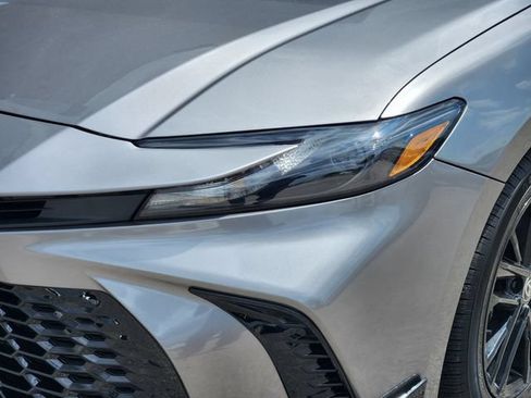 Used 2025 Toyota Camry SE FWD image 7