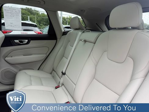 Used 2024 Volvo XC60 B5 Plus w/ Protection Package Premier AWD/4WD image 21