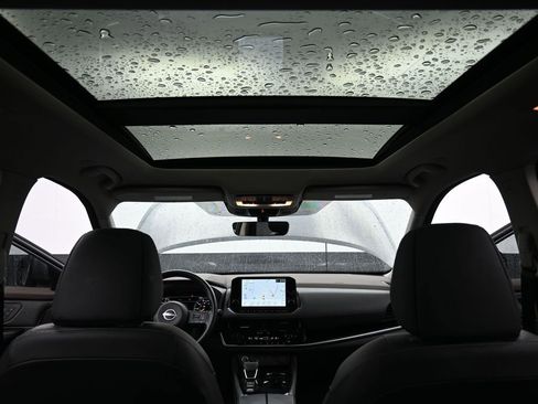 Used 2023 Nissan Rogue SL w/ SL Premium Package image 17