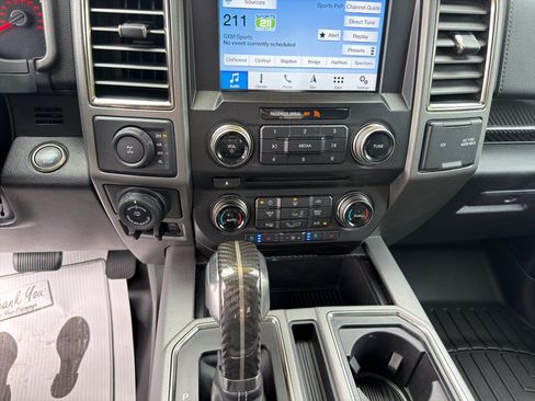 Used 2018 Ford F150 Raptor w/ Equipment Group 802A Luxury AWD/4WD image 13