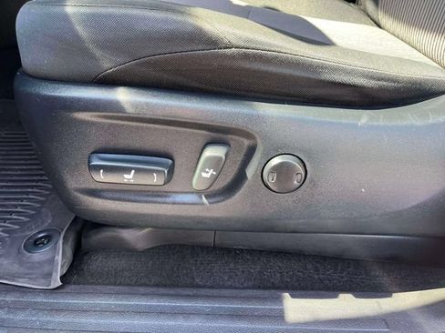 Used 2016 Toyota 4Runner SR5 AWD/4WD image 28