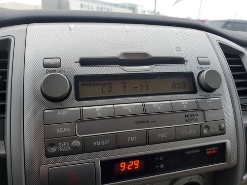 Used 2011 Toyota Tacoma PreRunner image 28