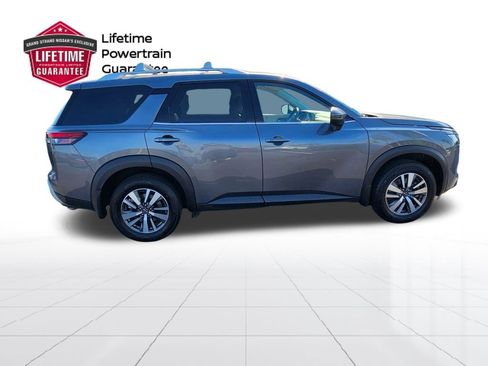 Used 2025 Nissan Pathfinder SL w/ Black Appearance Package AWD/4WD image 6