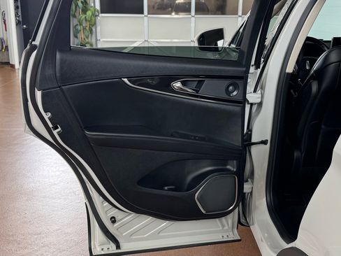 Used 2022 Lincoln Nautilus Reserve w/ Equipment Group 201A image 34