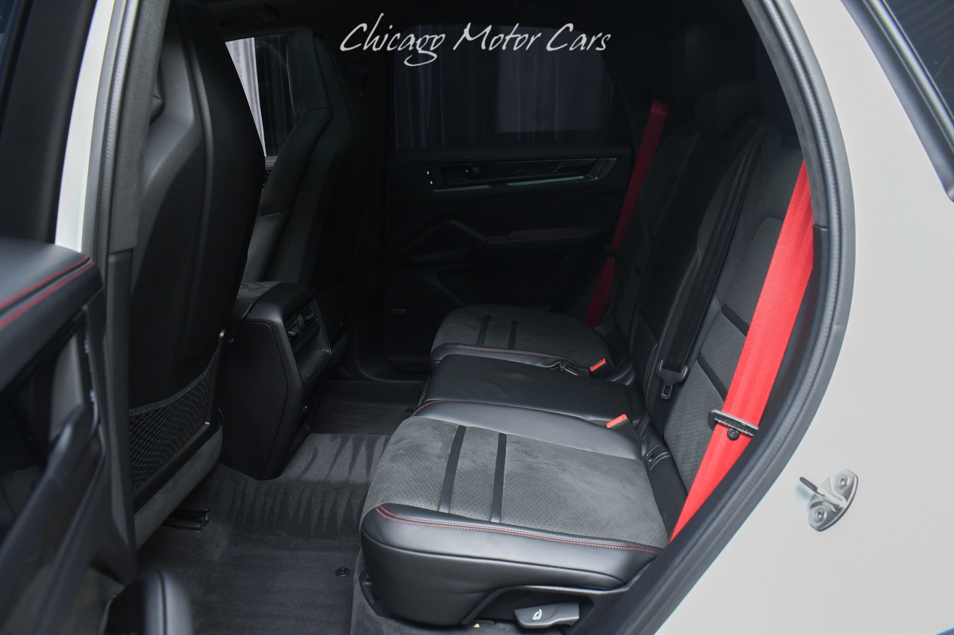Used 2025 Porsche Cayenne GTS AWD/4WD image 24