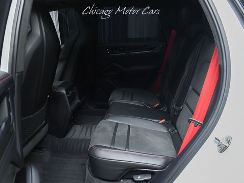 Used 2025 Porsche Cayenne GTS AWD/4WD image 24