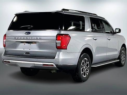 Used 2023 Ford Expedition Max XLT image 7